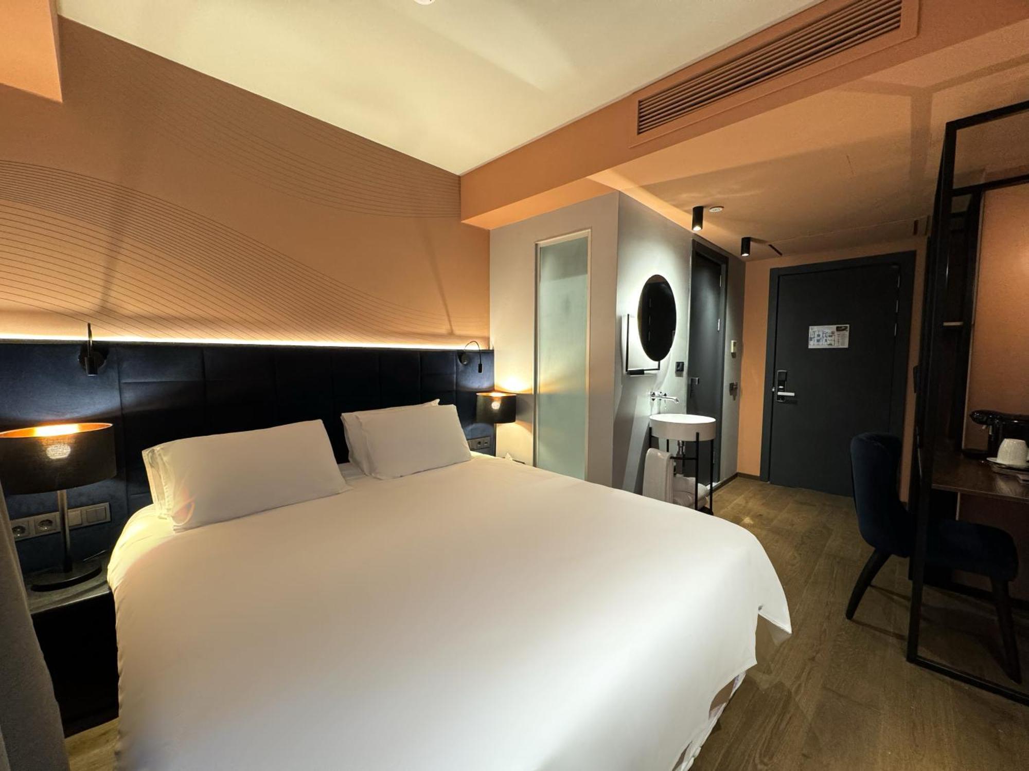 Tbilisi Edition - Design Hotel & Private Spa Dış mekan fotoğraf